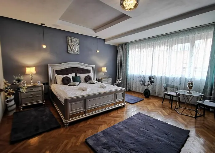Crystal Central Apartment