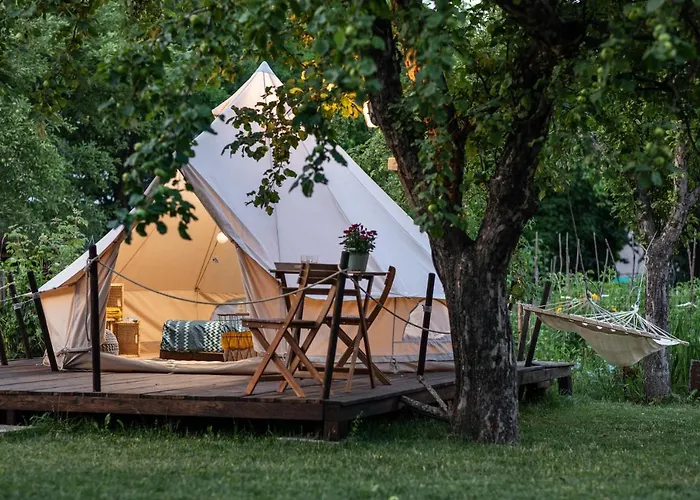 Dragonfly Gardens Urban Glamping